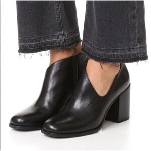 Free People Leather Ankle Boots 8 / 38 Black V-Cut Block Heel Shooties Terrah